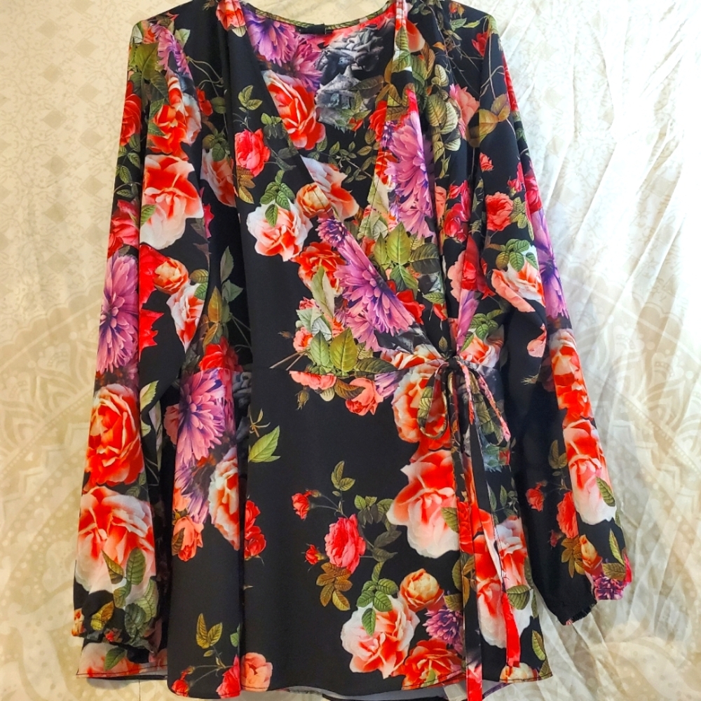 CITY CHIC XL 22 Wrap Tie-Waist Dark Floral Top